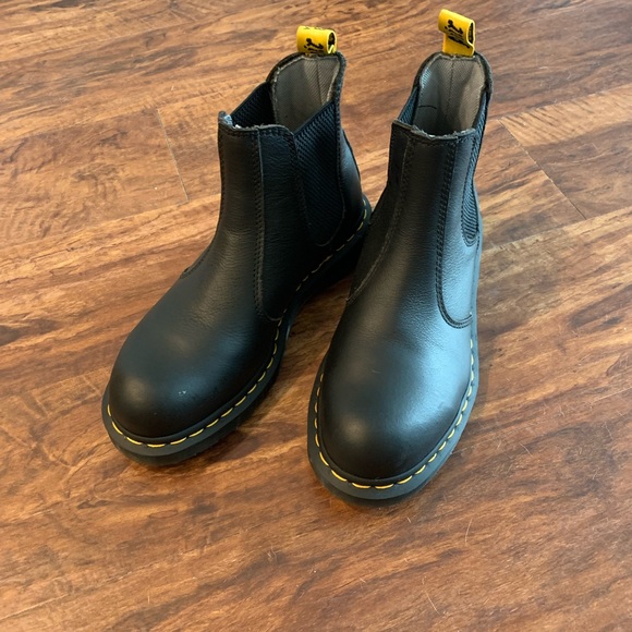 Dr. Martens Shoes - Dr Martens Chelsea Boot